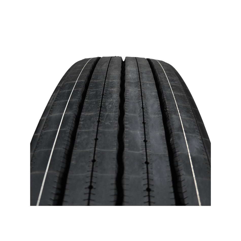 michelin-xline-energy-z-295-75r22-5-steer-tread-closeup